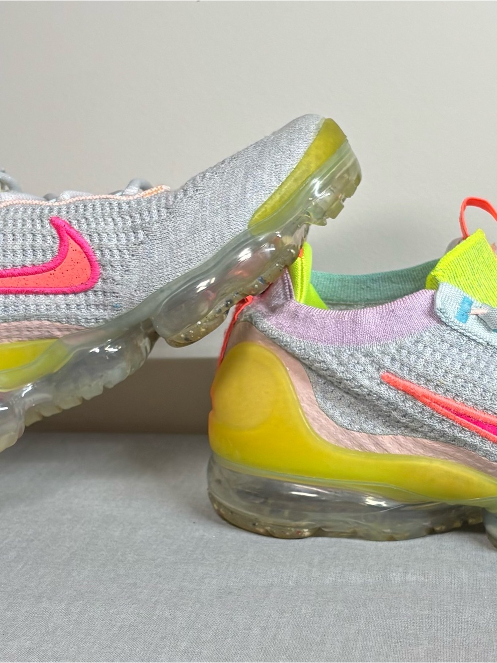Nike Air VaporMax 2021 Flyknit Women’s 7.5 Grey Volt Pink DH4088-002